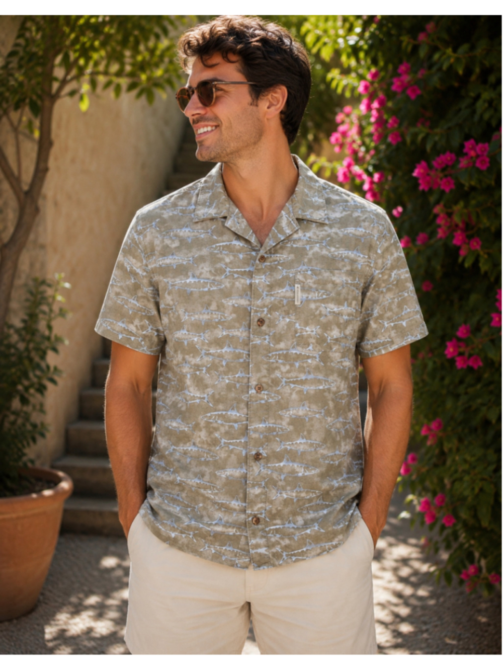 Men's Columbia Button Down Shirt Size M Khaki Shark Print Summer